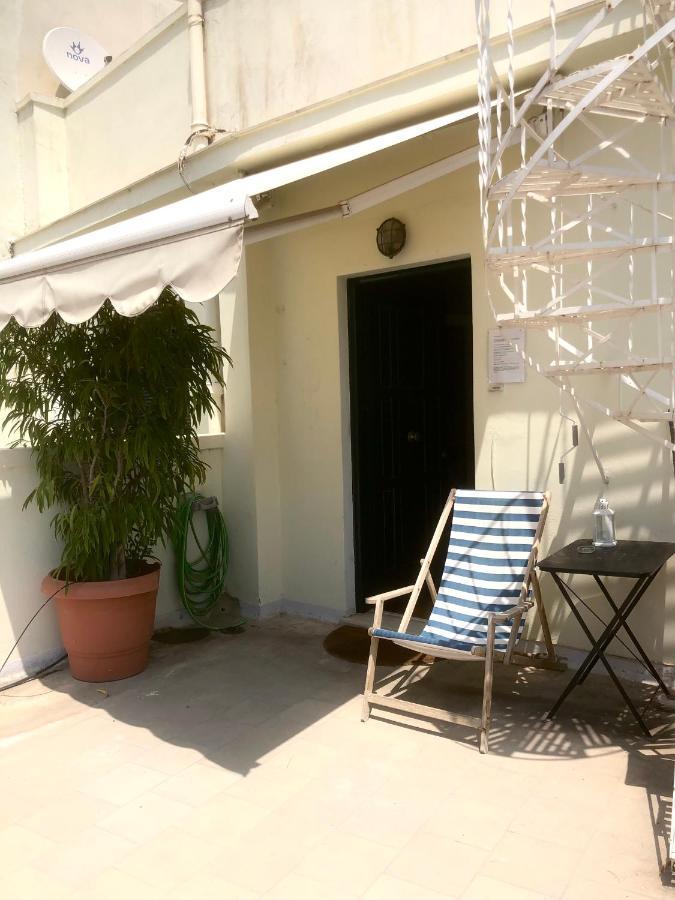 Mid Century 3 Bdr City Centre Townhouse Athén Kültér fotó